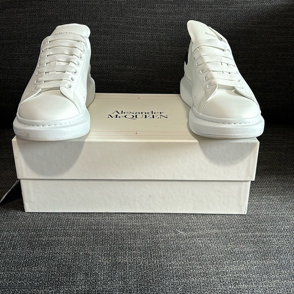 Alexander McQUEEN Men Sneakers (Authentic)